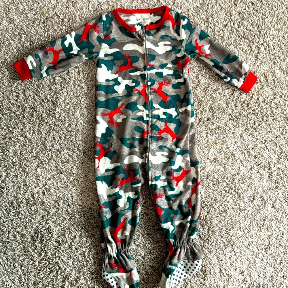 Toddler boys camo Christmas pajamas - 12m